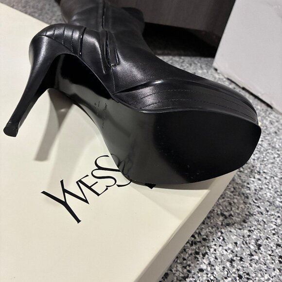 Yves Saint Laurent EXCELLENT Leather boots - Picture 8 of 15
